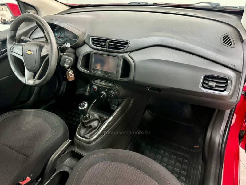 CHEVROLET - ONIX - 2015/2015 - Vermelha - R$ 53.900,00