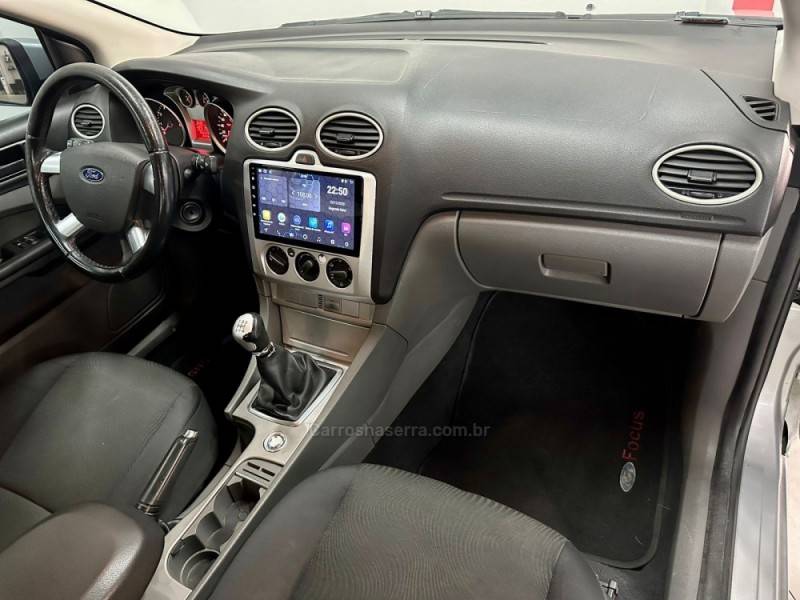 FORD - FOCUS - 2011/2011 - Prata - Sob Consulta
