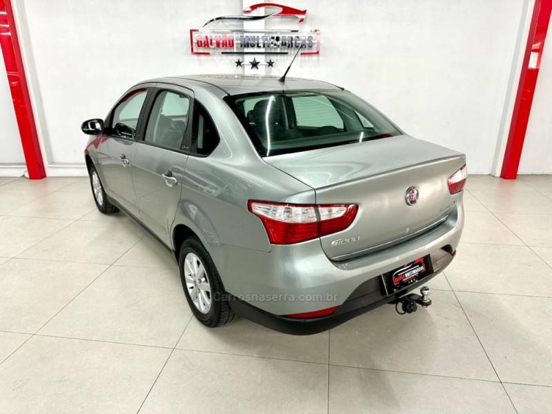 FIAT - GRAND SIENA - 2014/2014 - Prata - Sob Consulta