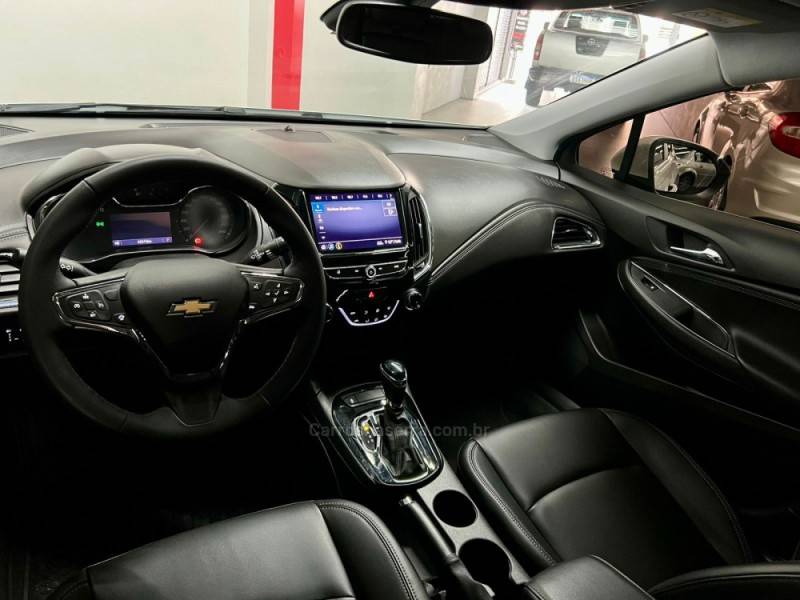CHEVROLET - CRUZE - 2023/2023 - Branca - R$ 117.900,00
