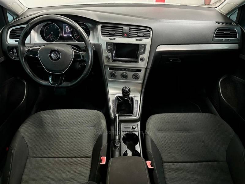 VOLKSWAGEN - GOLF - 2015/2015 - Branca - R$ 80.900,00