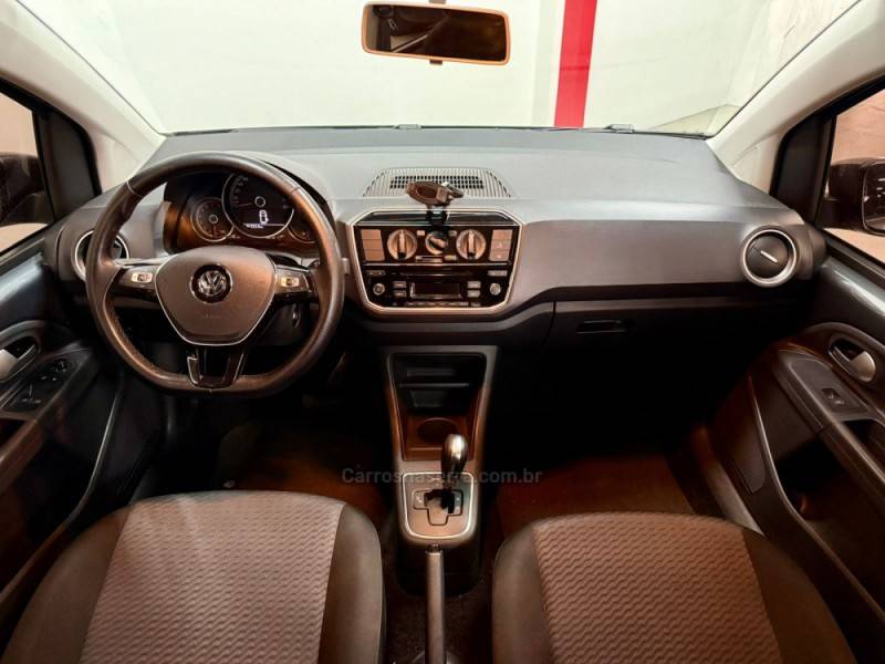 VOLKSWAGEN - UP - 2018/2018 - Cinza - R$ 49.900,00