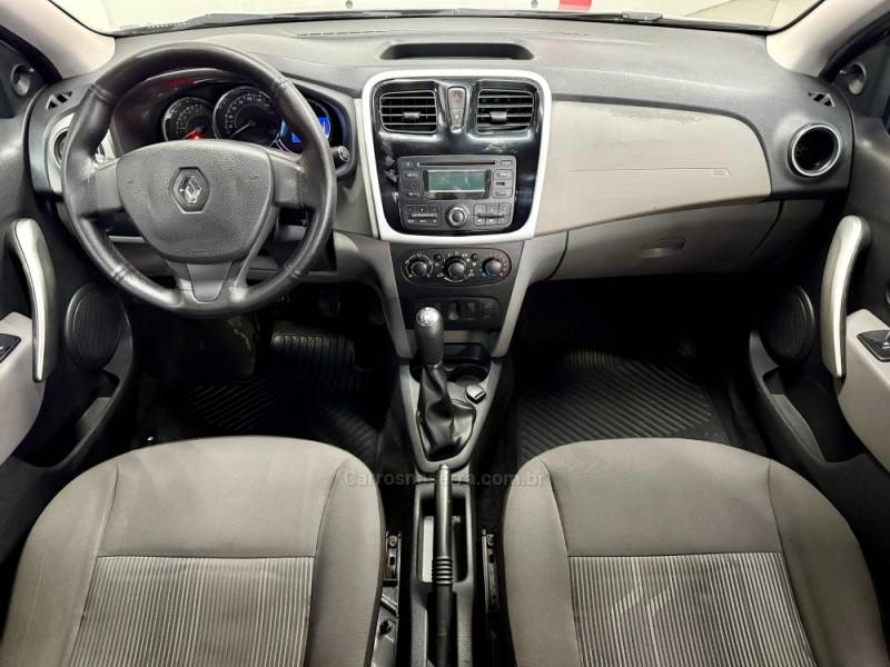 RENAULT - LOGAN - 2015/2015 - Prata - R$ 36.900,00