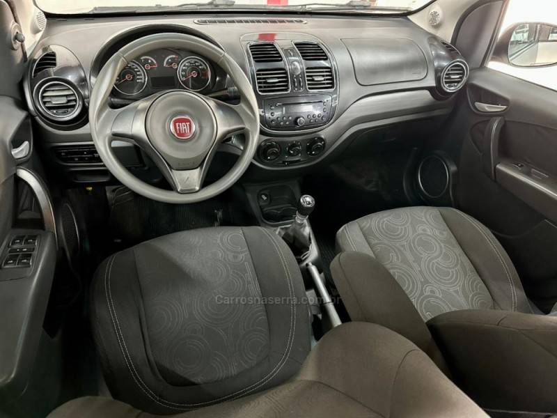 FIAT - GRAND SIENA - 2014/2014 - Prata - Sob Consulta