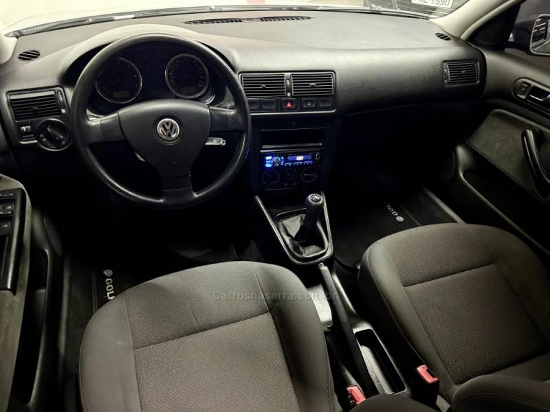 VOLKSWAGEN - GOLF - 2009/2009 - Prata - R$ 40.900,00
