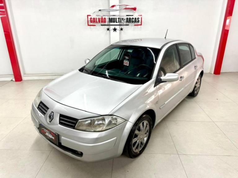 RENAULT - MÉGANE - 2008/2008 - Prata - R$ 23.900,00
