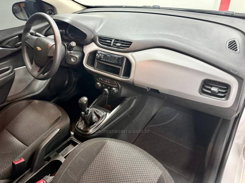 CHEVROLET - ONIX - 2019/2019 - Branca - R$ 54.900,00