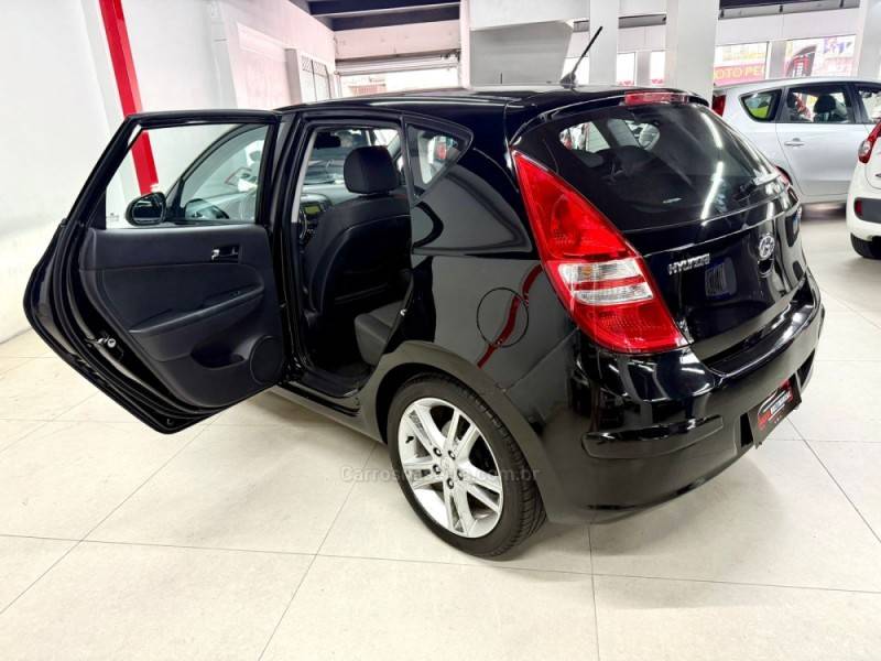 HYUNDAI - I30 - 2012/2012 - Preta - R$ 46.900,00