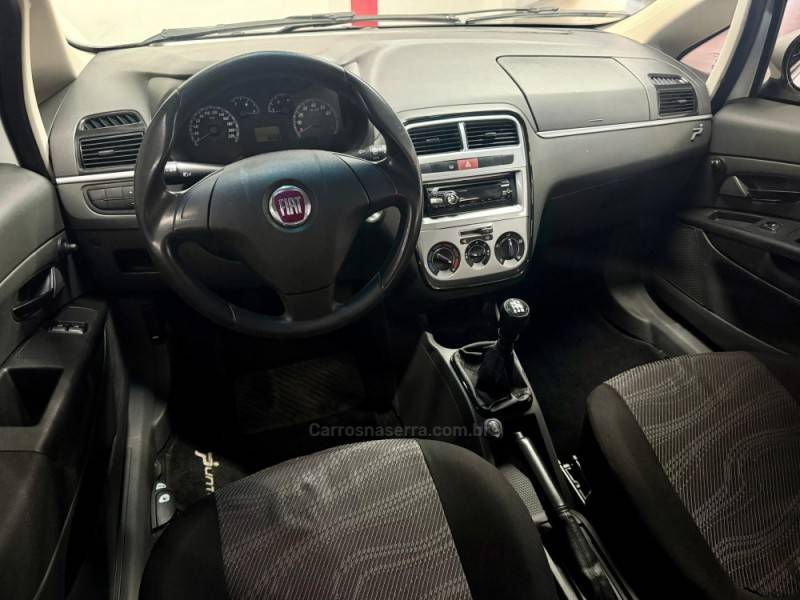 FIAT - PUNTO - 2010/2010 - Branca - R$ 37.900,00