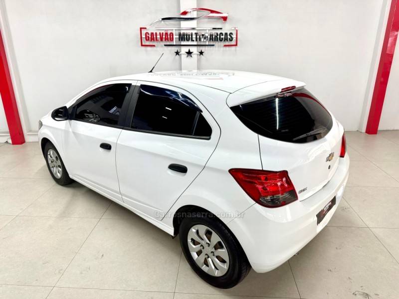 CHEVROLET - ONIX - 2019/2019 - Branca - R$ 54.900,00