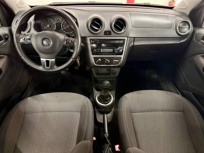 VOLKSWAGEN - VOYAGE - 2014/2014 - Vermelha - Sob Consulta