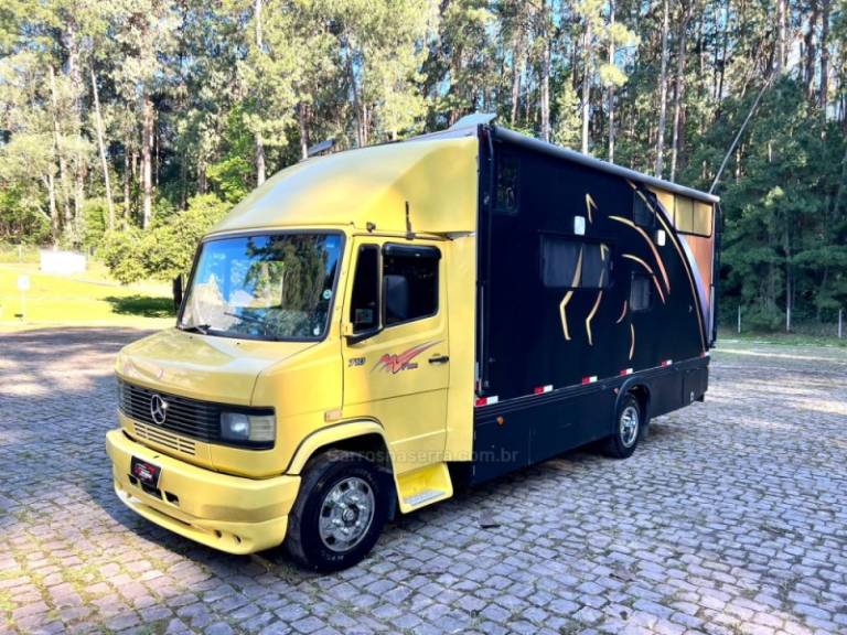 MERCEDES-BENZ - 710 PLUS - 2003/2003 - Amarela - R$ 259.900,00