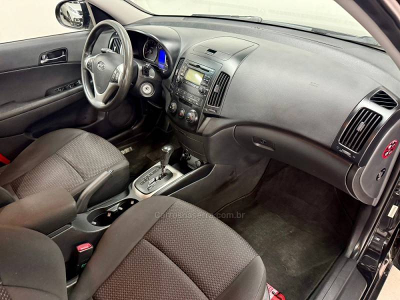 HYUNDAI - I30 - 2012/2012 - Preta - R$ 46.900,00