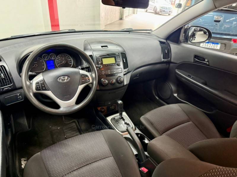 HYUNDAI - I30 - 2012/2012 - Preta - R$ 46.900,00