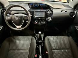 TOYOTA - ETIOS - 2016/2016 - Prata - Sob Consulta