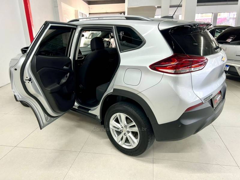 CHEVROLET - TRACKER - 2021/2021 - Prata - R$ 99.900,00