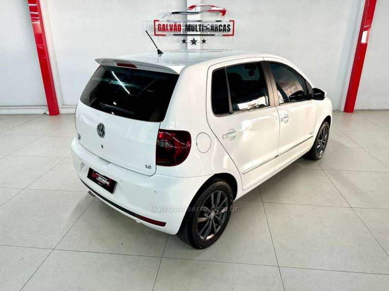 VOLKSWAGEN - FOX - 2013/2013 - Branca - Sob Consulta