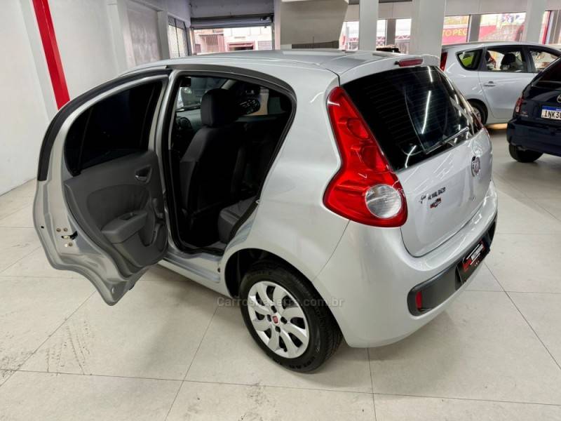 FIAT - PALIO - 2013/2013 - Prata - R$ 37.900,00