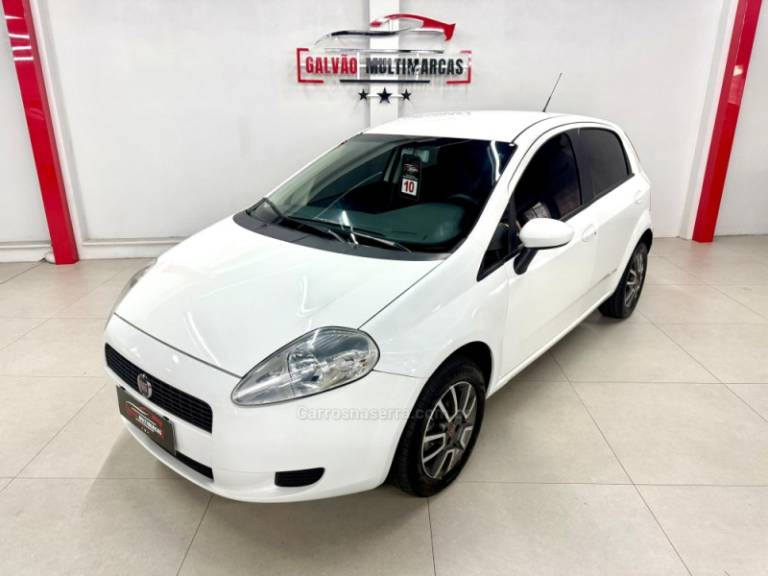 FIAT - PUNTO - 2010/2010 - Branca - R$ 37.900,00