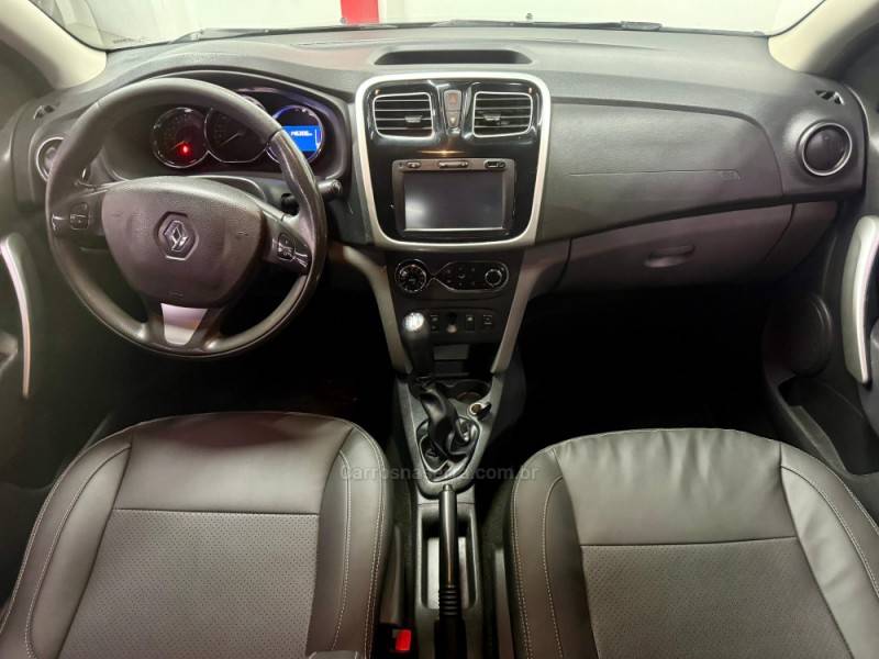 RENAULT - LOGAN - 2015/2015 - Vermelha - R$ 39.900,00
