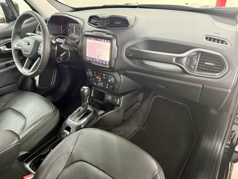 JEEP - RENEGADE - 2024/2024 - Preta - R$ 125.900,00