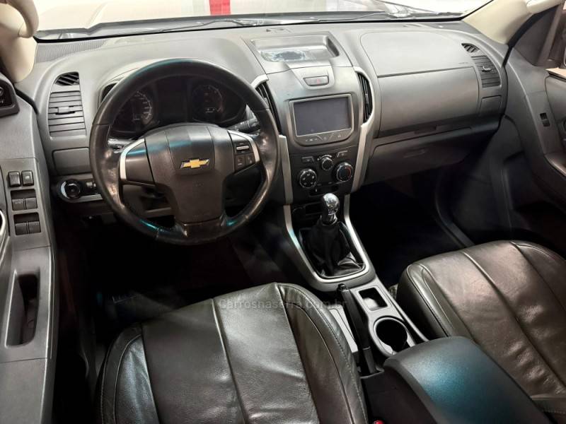 CHEVROLET - S10 - 2014/2014 - Preta - R$ 92.900,00