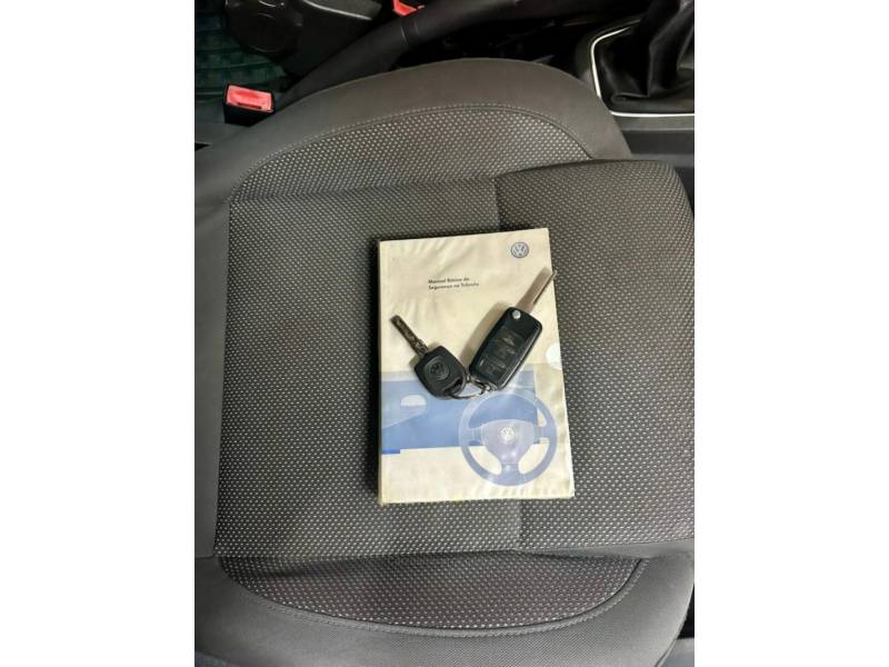 VOLKSWAGEN - FOX - 2010/2010 - Prata - Sob Consulta