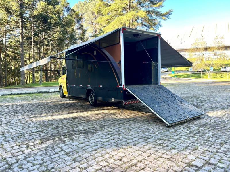 MERCEDES-BENZ - 710 PLUS - 2003/2003 - Amarela - R$ 259.900,00