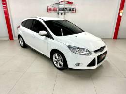 FORD - FOCUS - 2015/2015 - Branca - R$ 53.900,00