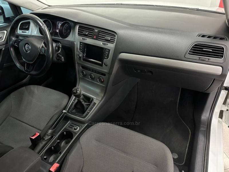 VOLKSWAGEN - GOLF - 2015/2015 - Branca - R$ 80.900,00