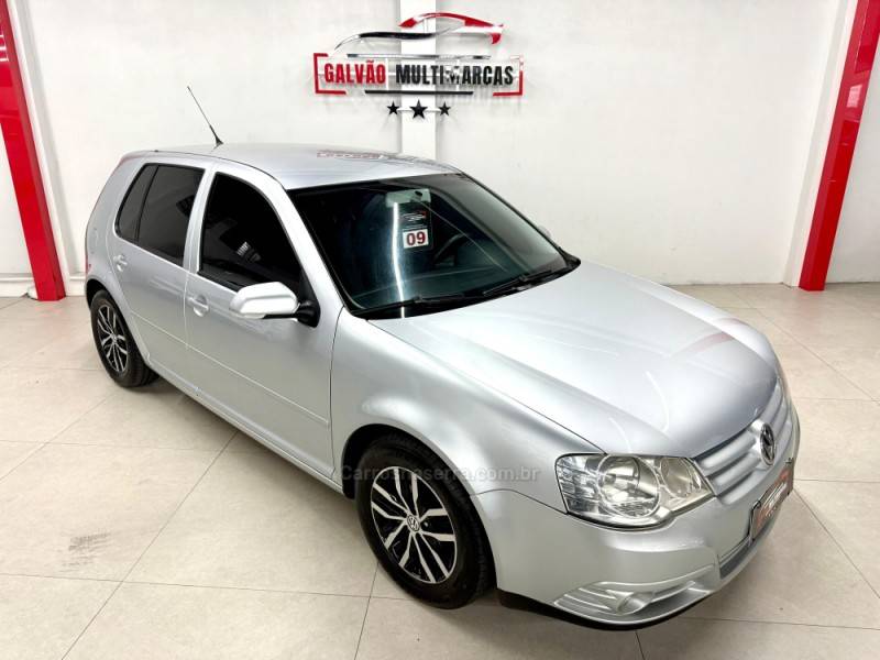 VOLKSWAGEN - GOLF - 2009/2009 - Prata - R$ 40.900,00
