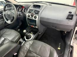 RENAULT - MÉGANE - 2008/2008 - Prata - R$ 23.900,00
