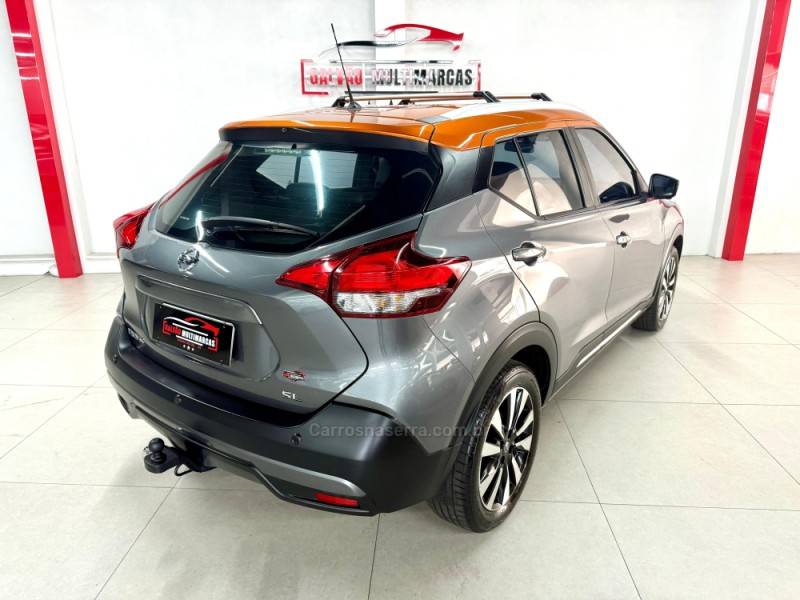 NISSAN - KICKS - 2017/2017 - Cinza - R$ 81.900,00