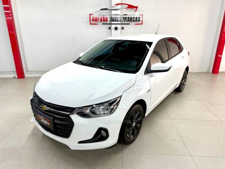 CHEVROLET - ONIX - 2022/2022 - Branca - R$ 71.900,00