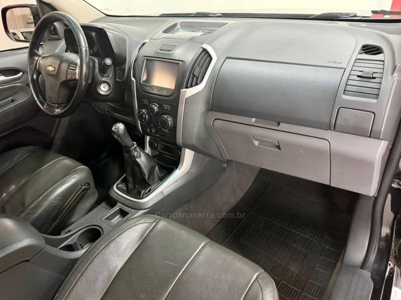 CHEVROLET - S10 - 2014/2014 - Preta - R$ 92.900,00